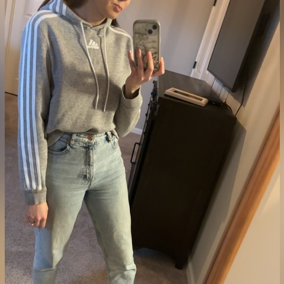 Adidas cropped hoodie size XS - Picture 3 of 3